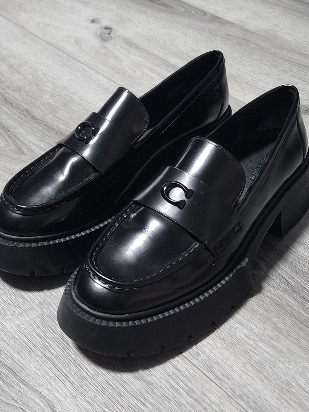 NWOB Coach Leah Black Chunky Sole Platform Loafers Womens Size 11